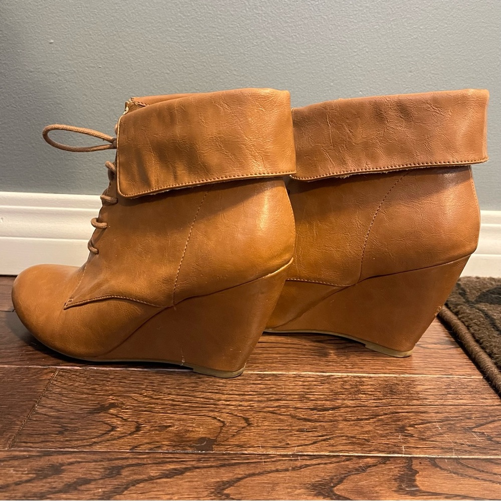 Nine West Wedge Lace-Up Booties (Faux Tan Leather) Size 8.5 - Womens/Fall - Picture 4 of 5